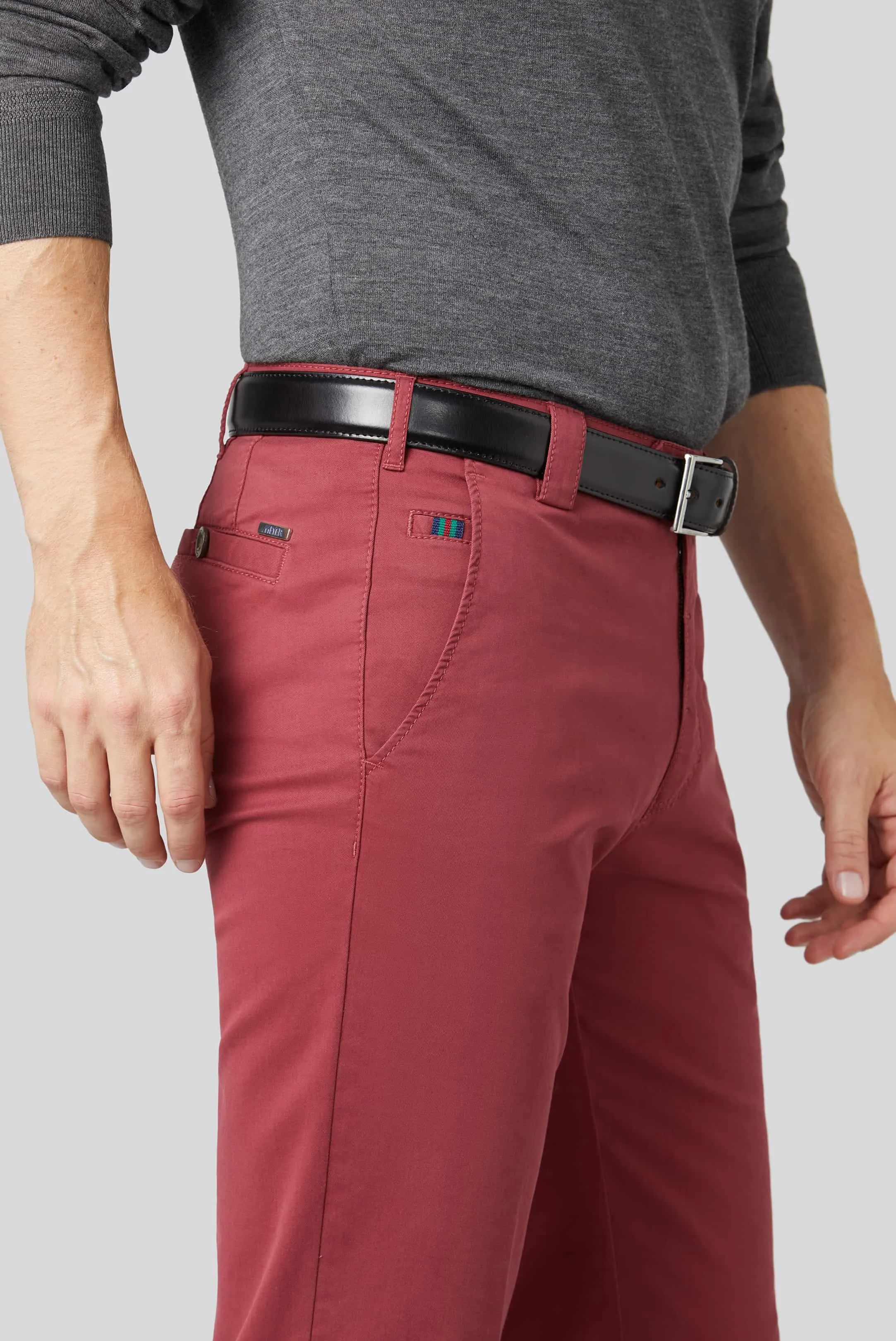 40% OFF - MEYER Trousers - Roma 3001 Lightweight-Weight Cotton Chinos - Red - Sizes: 38 LONG